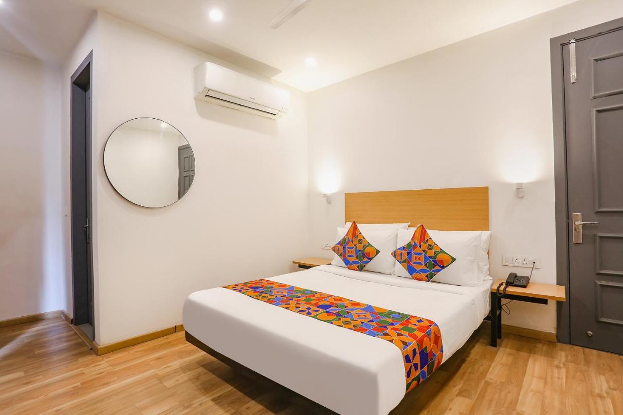 Fabexpress D2 Paschim Vihar Hotel Delhi  Exterior photo